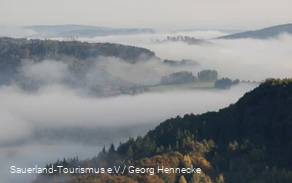 Blick auf die Nebelfelder im Tal